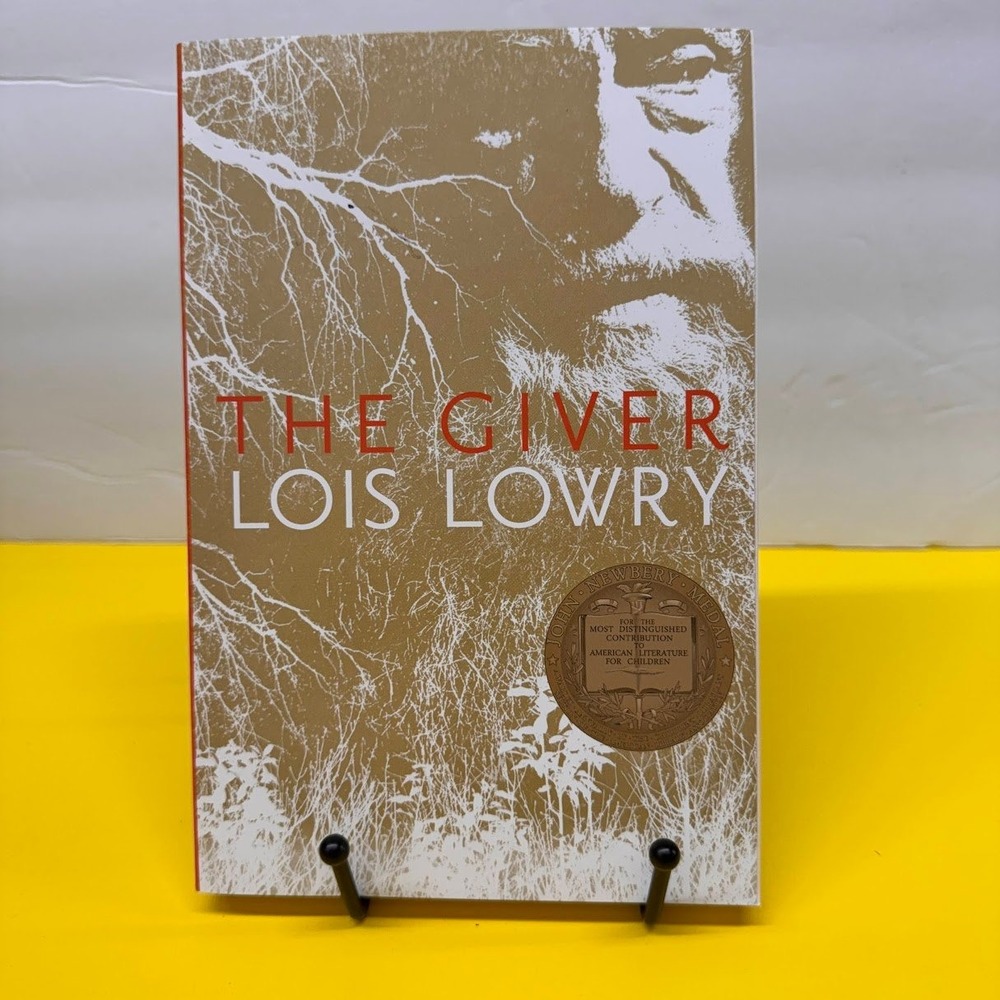 The Giver Lois Lowry Newbery Medal Paperback Dystopian Young Adult Fiction Novel